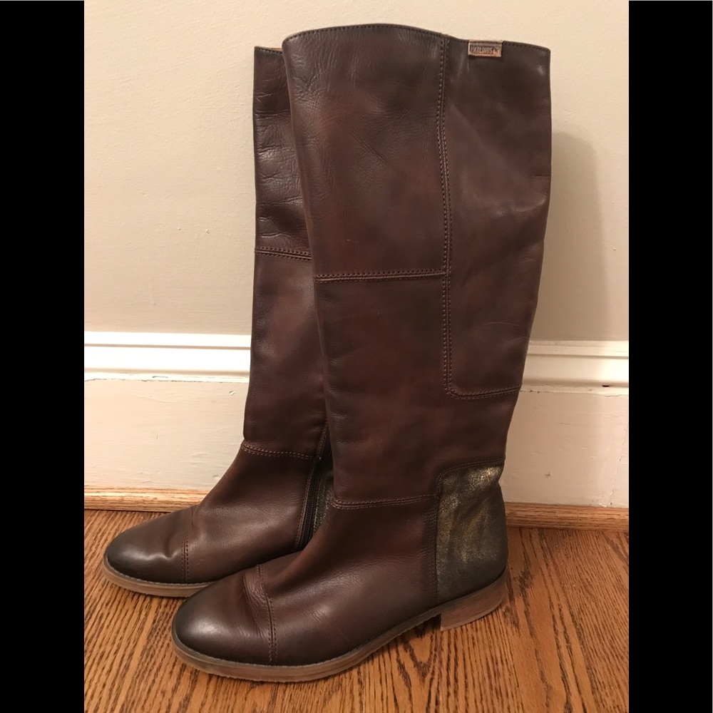 Pikolinos knee high leather boots